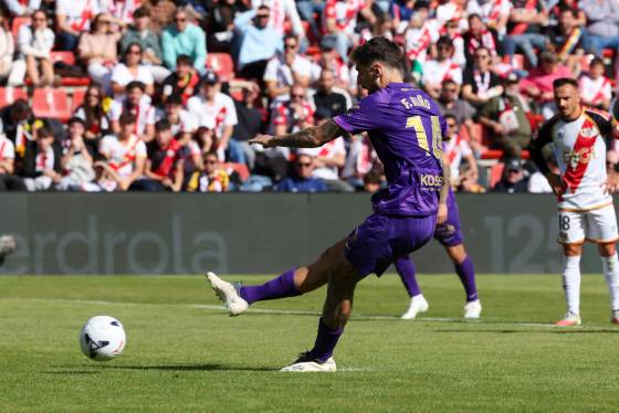 0-3. El Elche reina en la tristeza del Rayo