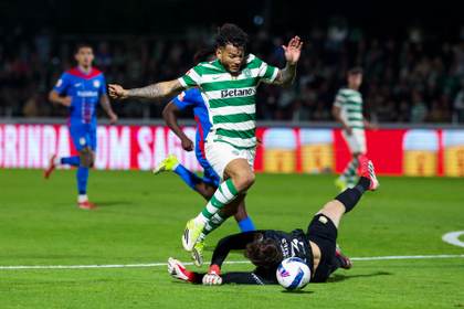 1-4. Suárez, Pote y Catamo le dan el triunfo al Sporting frente al Alverca en la liga lusa