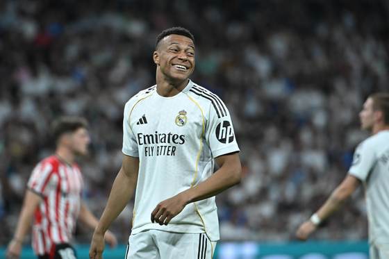 Emirates seguirá siendo el patrocinador principal del Real Madrid cinco años más
