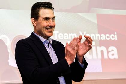 El duro general Vannacci acecha los dominios de Meloni con su "derecha auténtica"