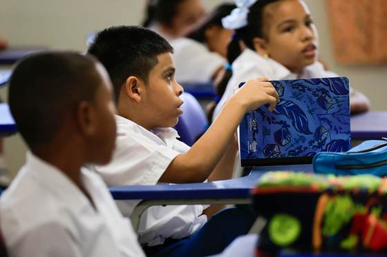 Panamá inicia un nuevo año escolar "lleno de desafíos" y con un rediseño curricular