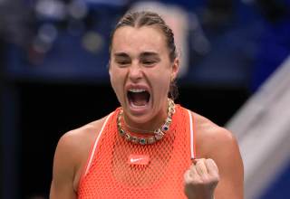 Sabalenka firma su decimoséptima victoria seguida en Nueva York y avanza a cuartos