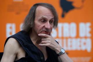Houellebecq se opone a la eutanasia en Francia: Preferiría un mundo donde se pudiera vivir