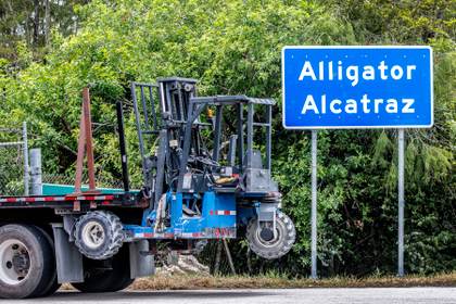 Florida negocia con el Gobierno Trump el cierre de 'Alligator Alcatraz', según el NYT
