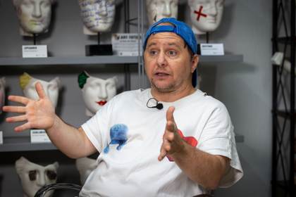 El actor argentino Tomás Pozzi reclama la calma de los pueblos para un vivir más humano
