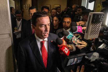 Cámara de Diputados pide a Kast que destituya a ministro por rebaja de pena a pederastas