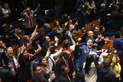 Brasil aprueba la semana laboral de cinco días en un triunfo de Lula previo a elecciones