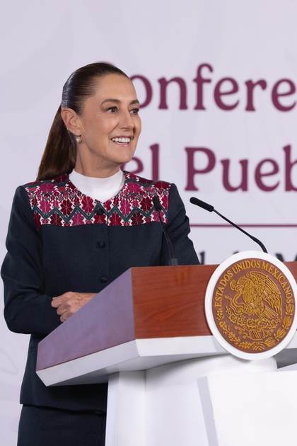 Sheinbaum asegura que felicitará a De la Espriella y buscará "buena relación" con Colombia