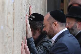 Javier Milei visita el Muro de las Lamentaciones en Jerusalén