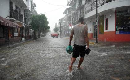 Trudy se intensifica a huracán frente al Pacífico mexicano y amenaza con fuertes lluvias