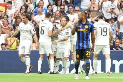 2-1. El Real Madrid remonta y se lleva el 'Corazón Classic Match' ante el Inter