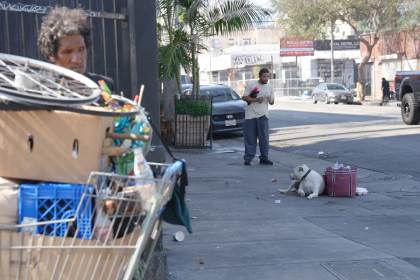 Las mascotas de Skid Row, la otra cara de la crisis de personas sin hogar en Los Ángeles