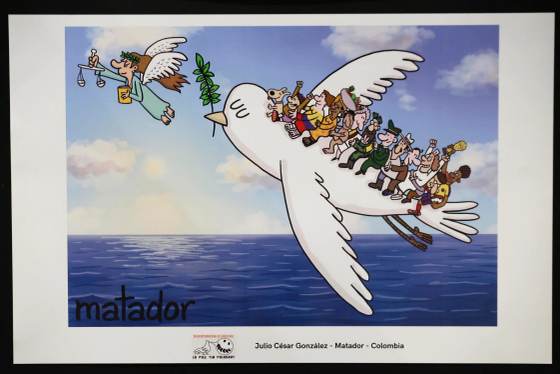 Caricaturas de todo el mundo retratan “La paz sin palabras” en una exposición de Bogotá