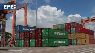 El superávit comercial de Argentina crece un 305 % interanual en marzo