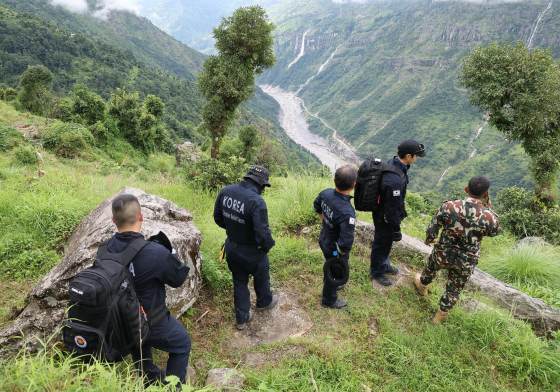 Nepal aumenta a 1.127 los muertos y a casi 4.900 los desaparecidos tras la riada