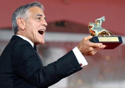 George Clooney, nostálgico y revindicativo al recoger su León de Oro en Venecia
