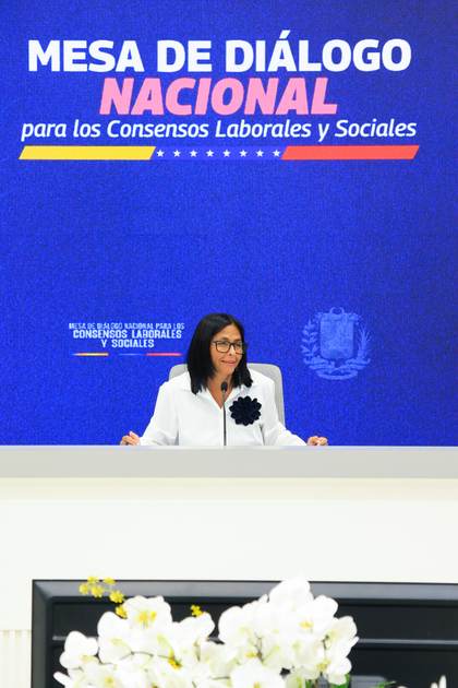Delcy Rodríguez inicia diálogo para alcanzar consensos en material laboral en Venezuela