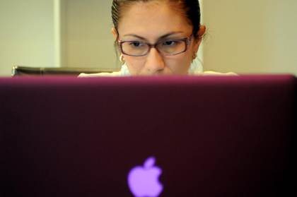 Mujeres tienen 19% menos de probabilidades de ocupar puestos de liderazgo en Latinoamérica