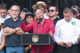Petro pide a los colombianos apoyar con su firma la convocatoria de asamblea constituyente