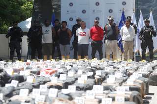 El Salvador presenta decomiso "histórico" de cocaína y alaba "visión" antidrogas de Trump