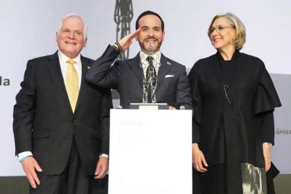De la Espriella se compromete a "cazar" a los responsables del asesinato de Uribe Turbay