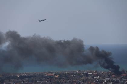 Israel dice haber atacado decenas de objetivos de Hizbulá en Beirut y el valle de la Becá