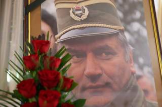 La UE recalca que glorificar a Mladic no tiene cabida en un país candidato como Serbia
