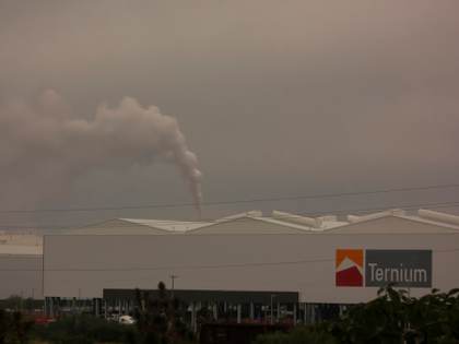 ONG dice que crédito para siderúrgica puede agravar la contaminación del aire en México