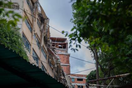 Colapsa parcialmente un colegio en Caracas nueve días después de los potentes terremotos