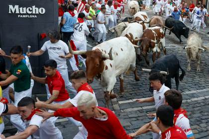 Los Sanfermines de 2026 viven su primer encierro, rápido y emocionante