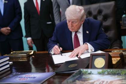 Trump impulsa estudio de psicodélicos como el LSD para tratamientos de salud mental