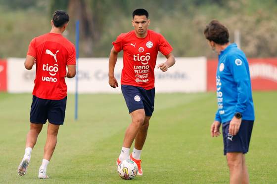El paraguayo del Brighton & Hove Albion Diego Gómez llegará a tiempo al Mundial