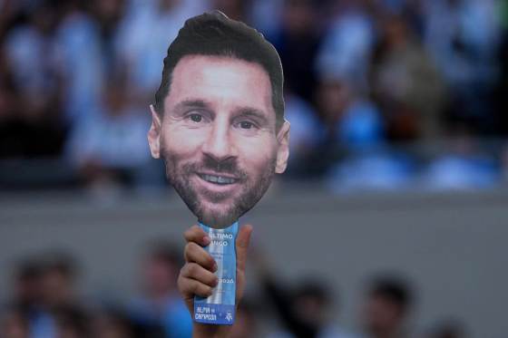 Di María, Paredes y otros excampeones del mundo acompañan a Messi en su despedida