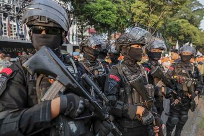 Indonesia aprueba ley que permite a miembros de la Policía ocupar puestos en el Gobierno