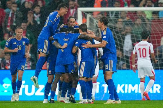 1-4. Italia se reencuentra con el fútbol con una goleada a Turquía