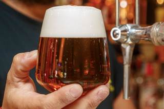 La OCU advierte de las cervezas con "poco" limón y las mismas calorías que la clásica