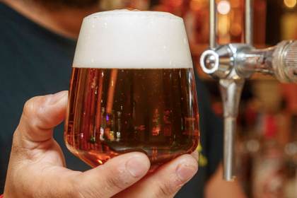 La OCU advierte de las cervezas con "poco" limón y las mismas calorías que la clásica