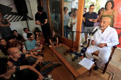 Padura ve alentador que los cubanos tengan "sed de belleza" en medio de la adversidad