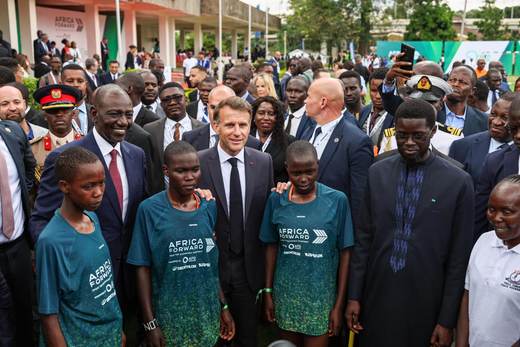 Macron anuncia 23.000 millones de euros de inversiones en África