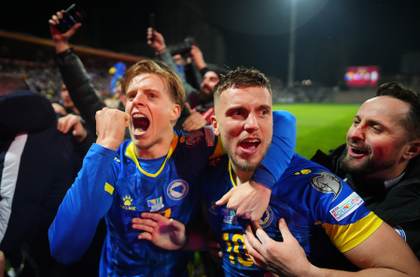 1-1 (4-1). Italia cae en depresión tras faltar a su tercer Mundial consecutivo