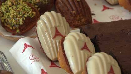 Magdalenas y 'capuccino' con la torre Eiffel, otra apuesta del PSG para extender su marca