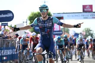 Segaert se lleva el premio a la astucia en Novi Ligure, Afonso sigue de rosa