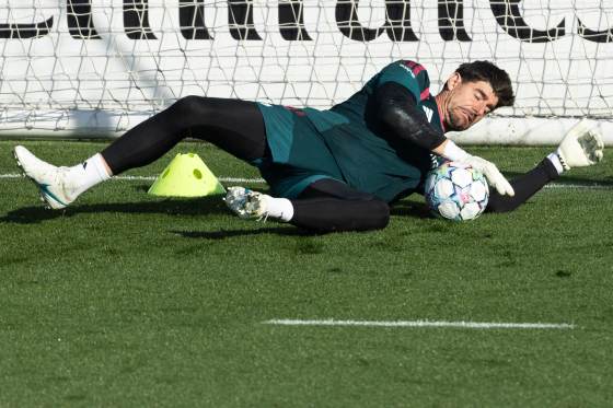 Courtois, baja de última hora en el clásico por gripe