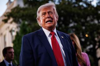 Trump se venga de rebeldes republicanos en las primarias para las elecciones de medio mandato