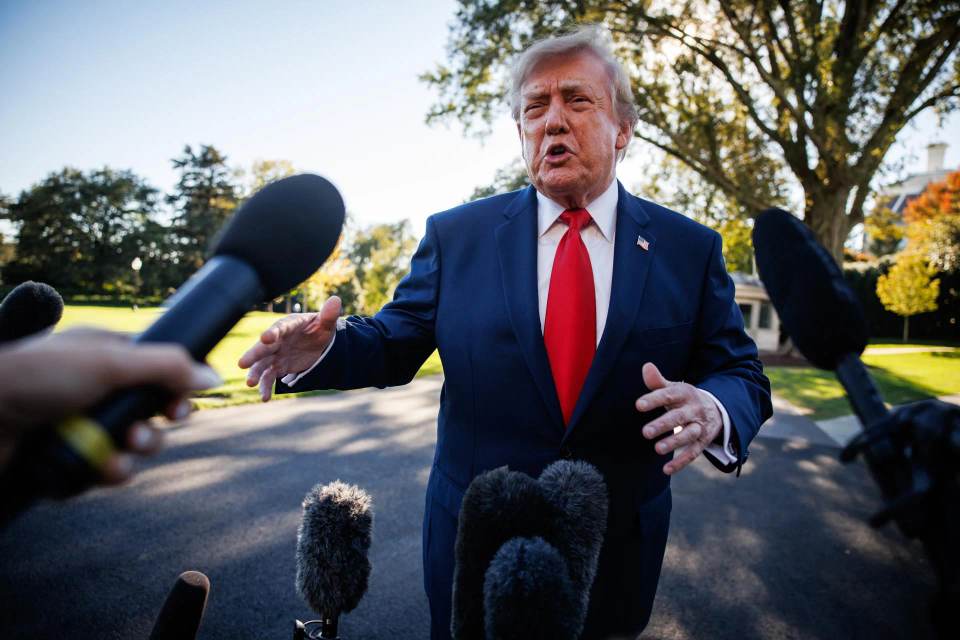 Trump defiende al enviado de la Casa Blanca que llamó "humanitario" a Putin