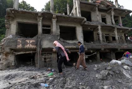 Nepal forma un equipo para frenar desinformación y abusos en redes a víctimas de la riada