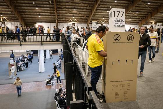 La segunda vuelta electoral en Colombia tuvo una participación récord del 63,59 %