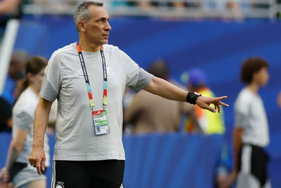Donis celebra el empate de Arabia pero admite que debe “conocer mejor” al equipo
