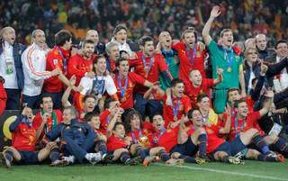 ¿Hasta dónde llegó España las seis veces que fue primera de grupo en los Mundiales?