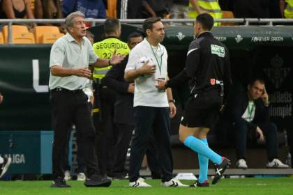 Pellegrini se queja de las "decisiones incomprensibles e inexplicables" del árbitro